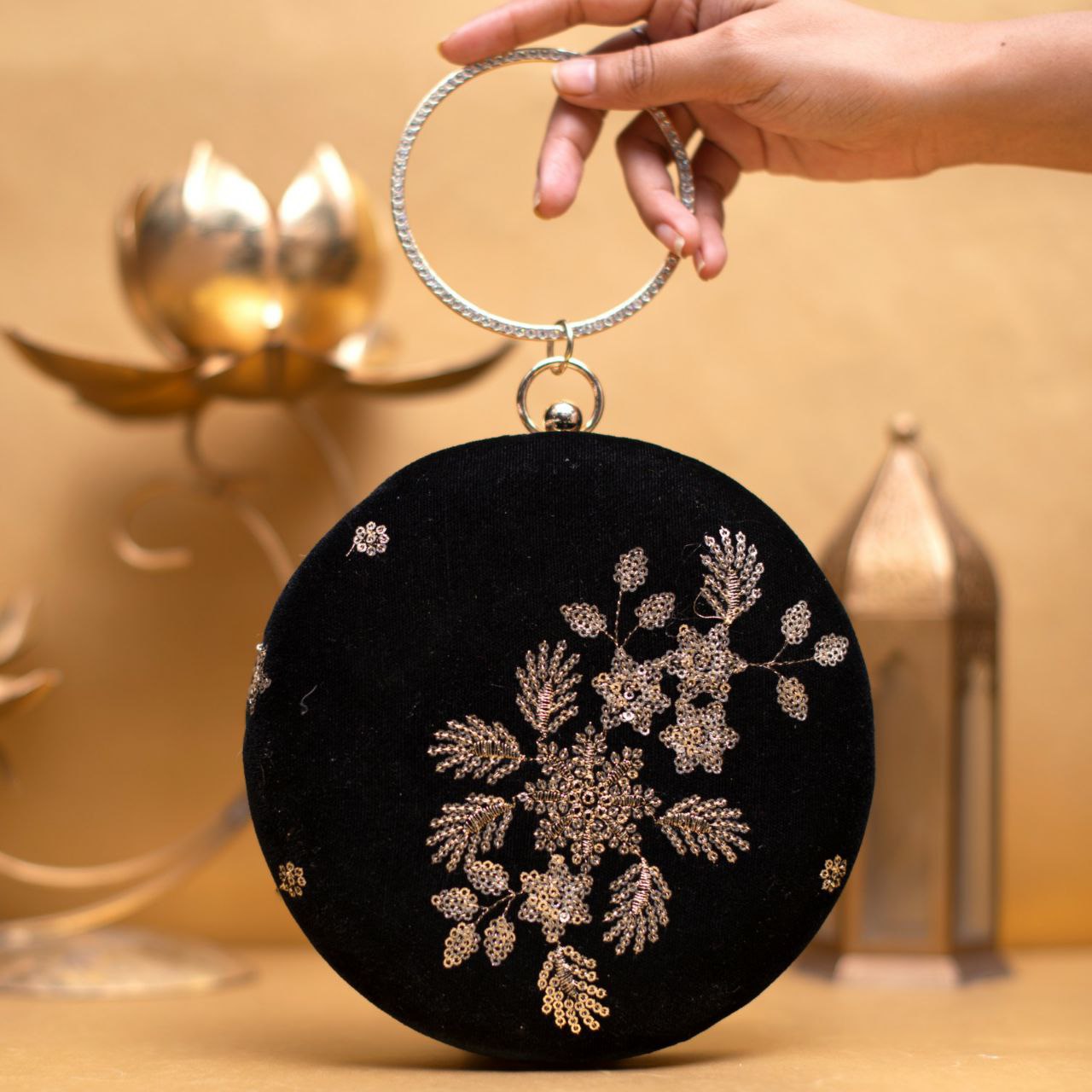 Round Ethnic Clutches